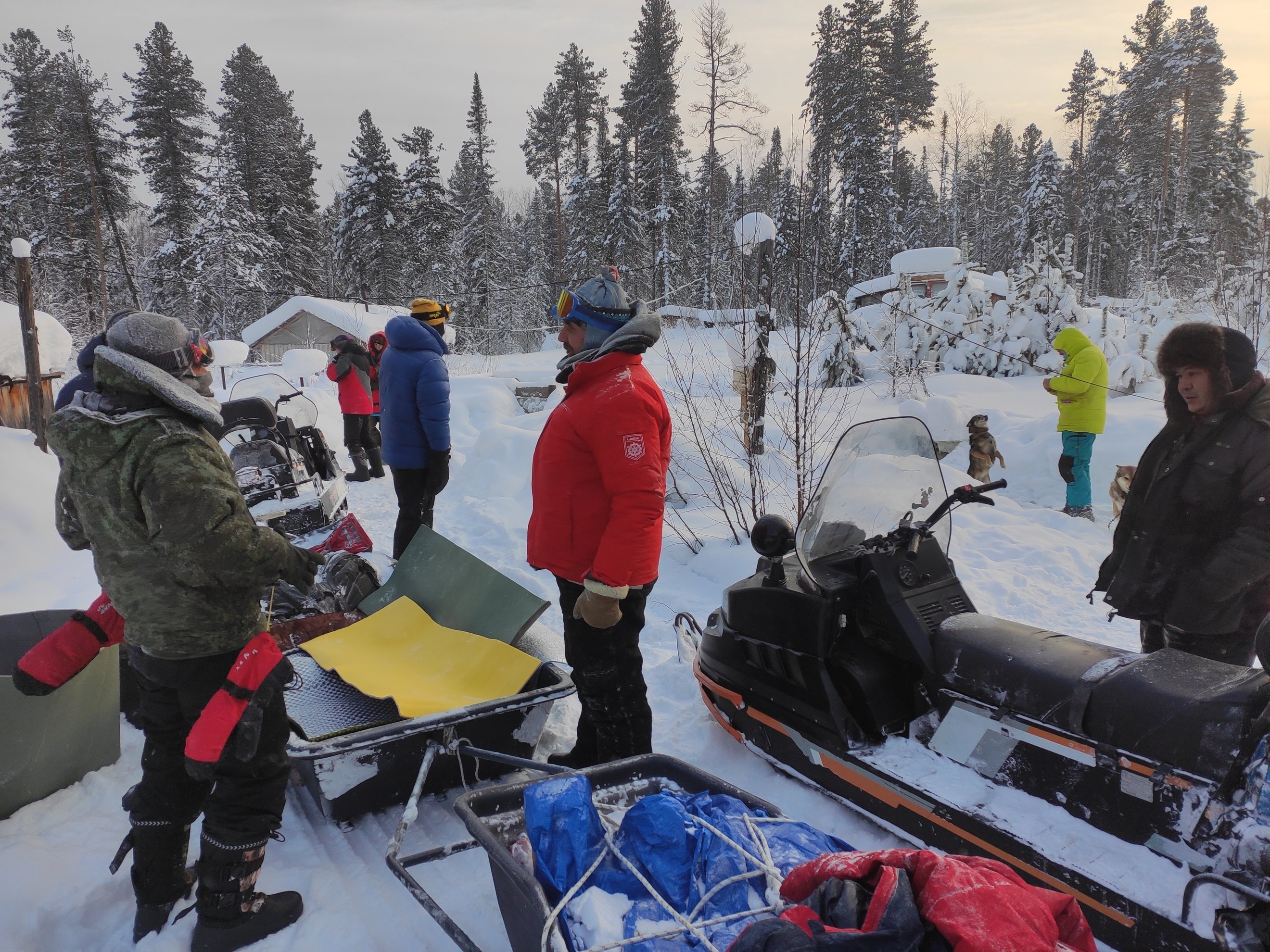 Small stop during the snowmobile transfer